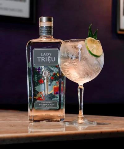1.Lady-Trieu-Contemporary-Vietnam-Gin-and-Tonic-Cocktail